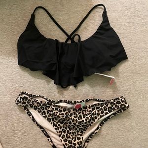 Two piece bikini leopard bottoms small/medium